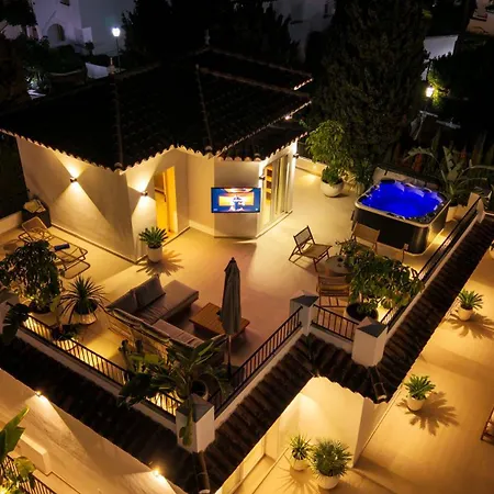 Vacation Marbella I Ava, Private Heated Pool, Rooftop Hot Tub, Sauna, Luxury Interior, Close To Golfs, Beaches And Puerto Banus * Estepona