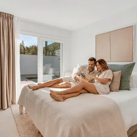 Villa Vacation Marbella I Ava, Private Heated Pool, Rooftop Hot Tub, Sauna, Luxury Interior, Close To Golfs, Beaches And Puerto Banus *