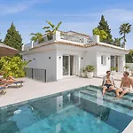 Vacation Marbella I Ava, Private Heated Pool, Rooftop Hot Tub, Sauna, Luxury Interior, Close To Golfs, Beaches And Puerto Banus *