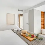 Villa Vacation Marbella I Ava, Private Heated Pool, Rooftop Hot Tub, Sauna, Luxury Interior, Close To Golfs, Beaches And Puerto Banus *