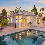 Vacation Marbella I Ava, Private Heated Pool, Rooftop Hot Tub, Sauna, Luxury Interior, Close To Golfs, Beaches And Puerto Banus فيلة *