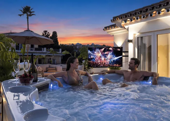 Villa Vacation Marbella I Ava, Private Heated Pool, Rooftop Hot Tub, Sauna, Luxury Interior, Golf And Sea Nearby