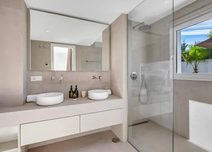 Vacation Marbella I Ava, Private Heated Pool, Rooftop Hot Tub, Sauna, Luxury Interior, Golf And Sea Nearby Villa *