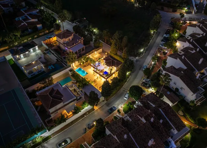 Vacation Marbella I Ava, Private Heated Pool, Rooftop Hot Tub, Sauna, Luxury Interior, Golf And Sea Nearby