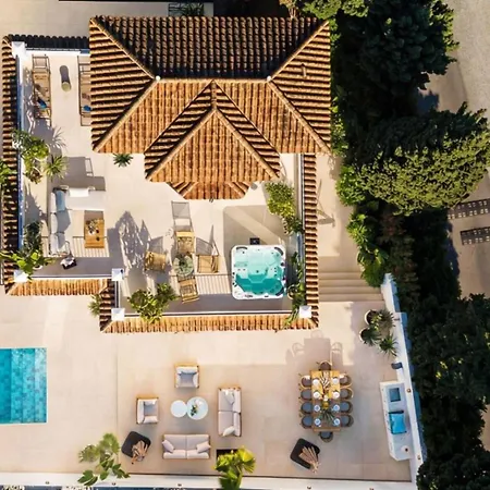 Vacation Marbella I Ava, Private Heated Pool, Rooftop Hot Tub, Sauna, Luxury Interior, Close To Golfs, Beaches And Puerto Banus *