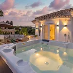 빌라 Vacation Marbella I Ava, Private Heated Pool, Rooftop Hot Tub, Sauna, Luxury Interior, Close To Golfs, Beaches And Puerto Banus *