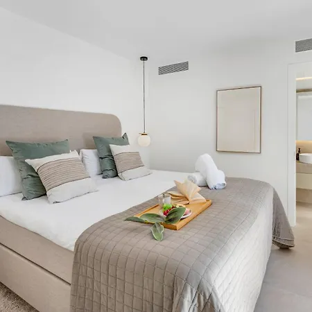 Villa Vacation Marbella I Ava, Private Heated Pool, Rooftop Hot Tub, Sauna, Luxury Interior, Golf And Sea Nearby