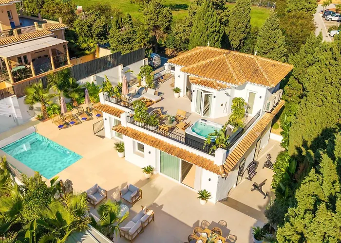 Vacation Marbella I Ava, Private Heated Pool, Rooftop Hot Tub, Sauna, Luxury Interior, Golf And Sea Nearby * Estepona