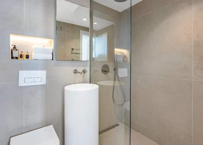 Vacation Marbella I Ava, Private Heated Pool, Rooftop Hot Tub, Sauna, Luxury Interior, Golf And Sea Nearby Villa